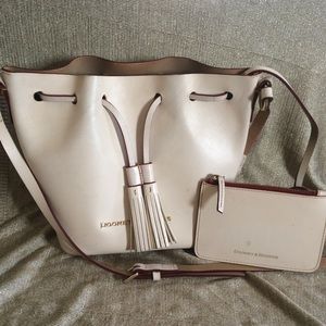 White Dooney & Bourke Bucket Bag w/ Wallet